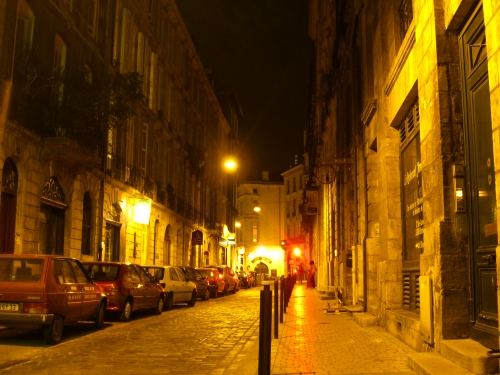 Bordeaux bei Nacht