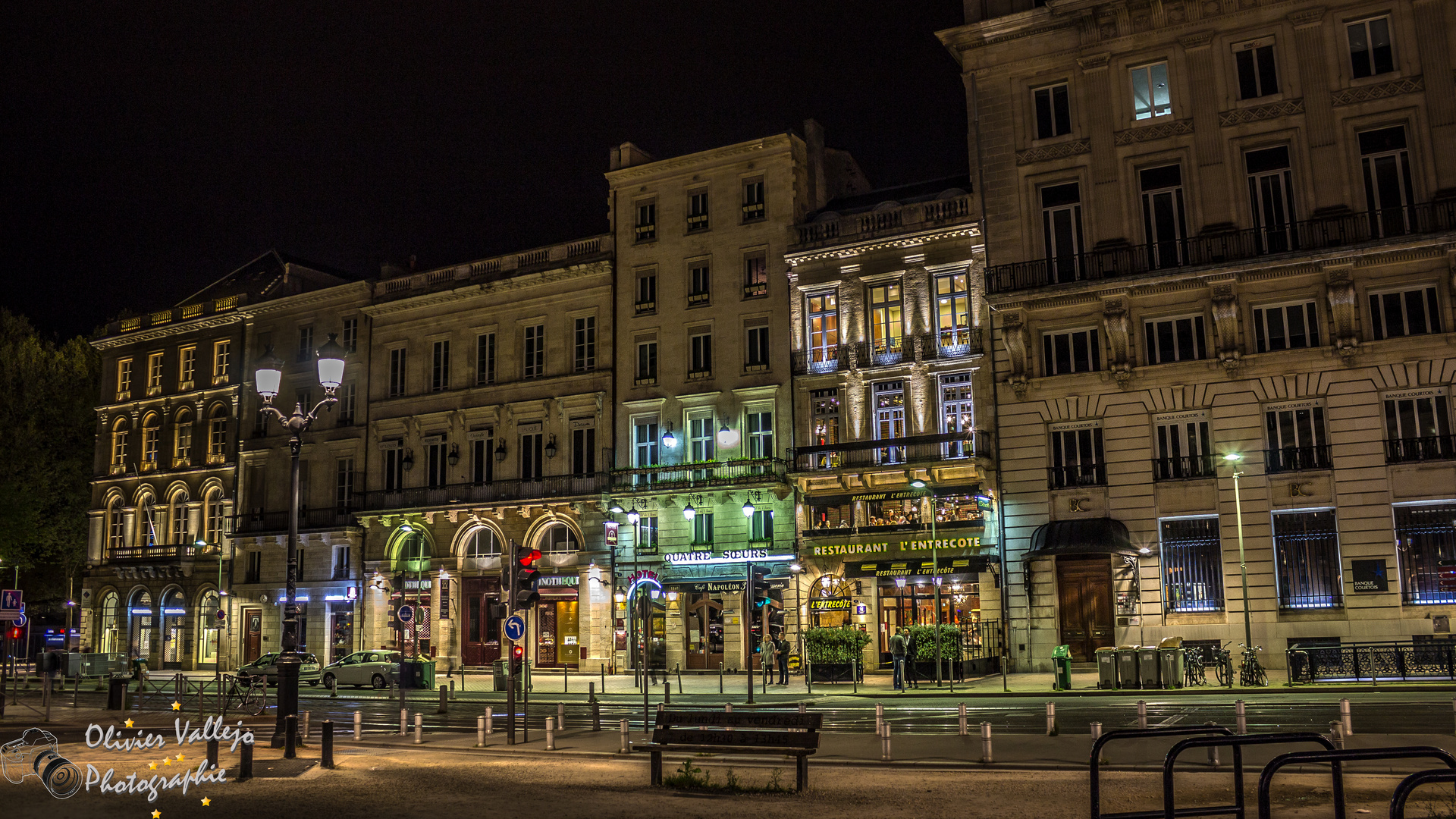 Bordeaux by night