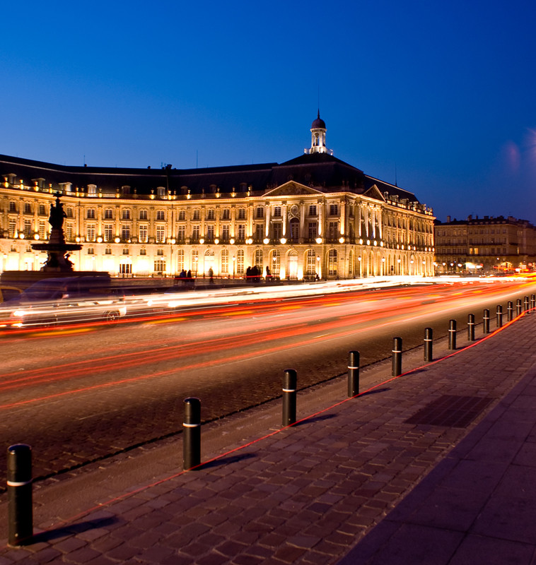 Bordeaux by night