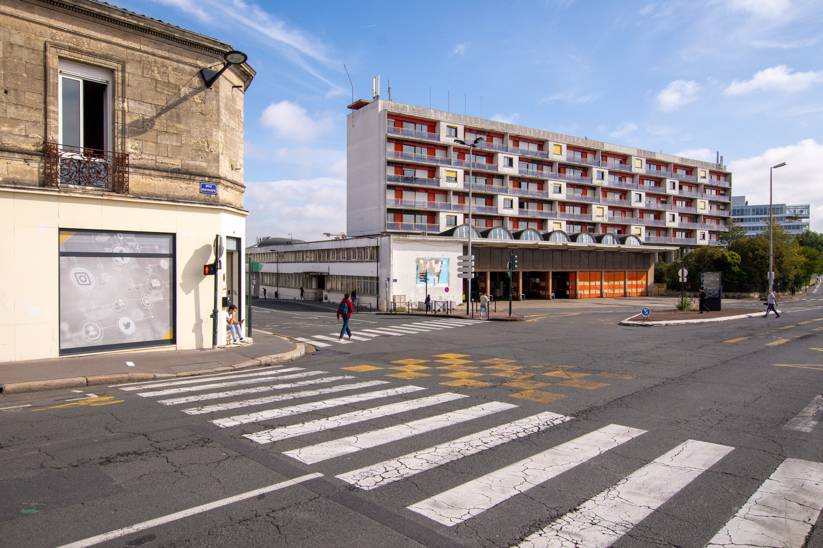 Bordeaux - La Bastide - Rue de la Benauge - Caserne des Pompiers de La Benauge - 01