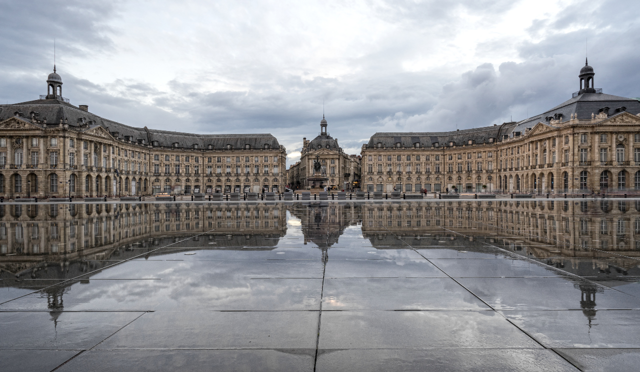 Bordeaux "Place de la Bourse" before sunset