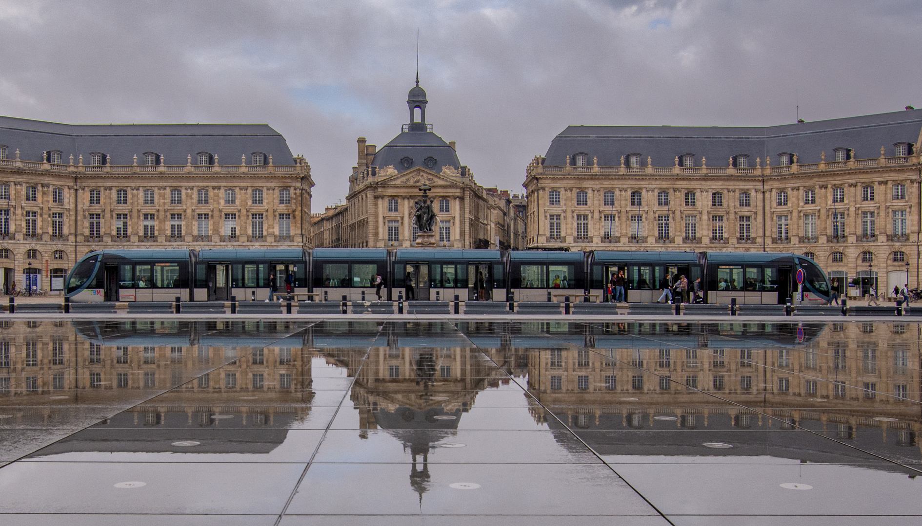 Bordeaux - Place de la Bourse - Miroir d'eau - 04