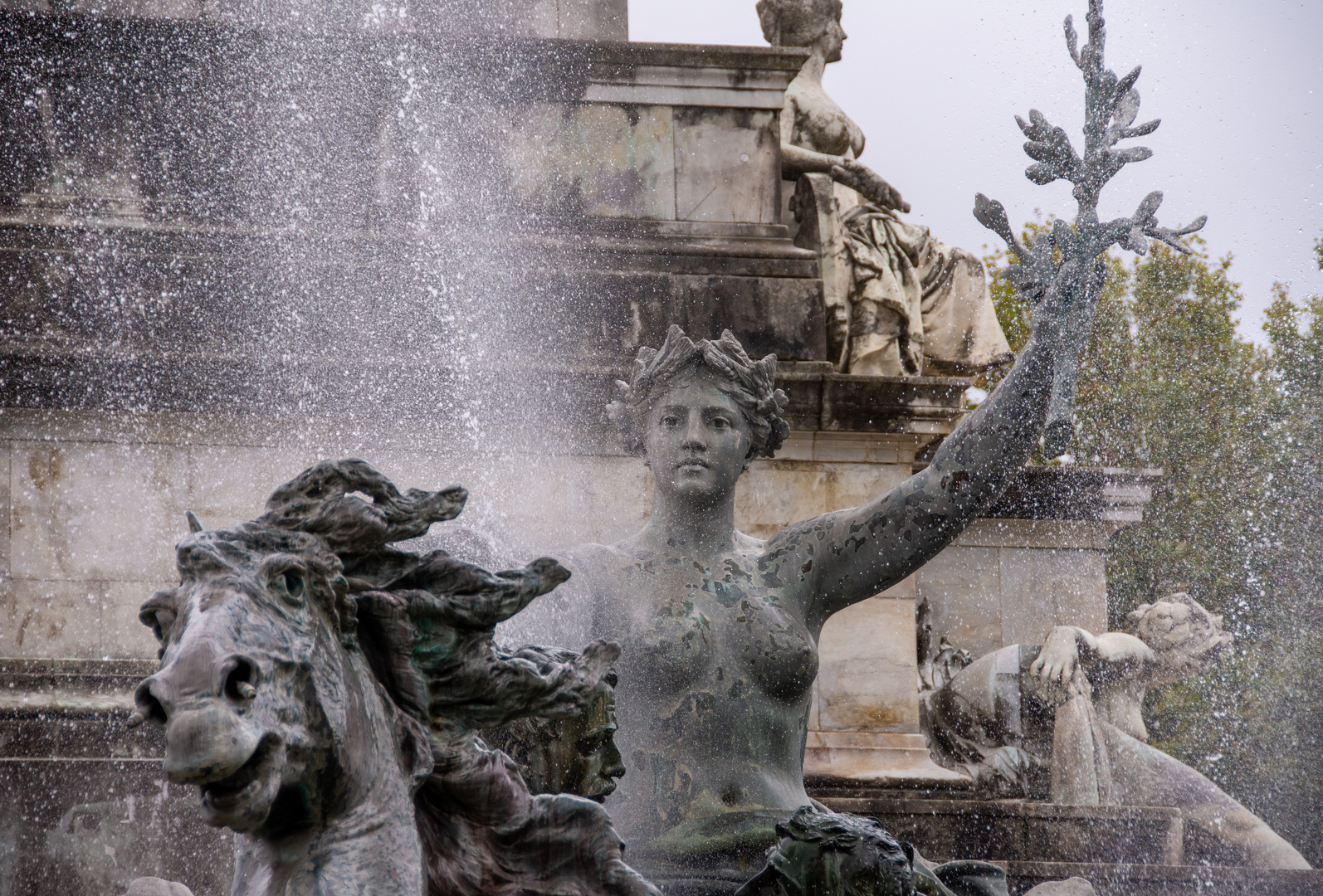 Bordeaux - Place des Quinconces - Monument aux Girondins - 04