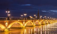 Bordeaux - Pont de Pierre - Basilique Saint Michel - 03
