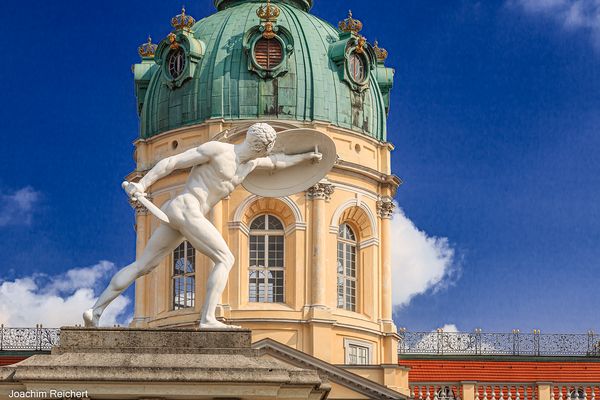 Borghesischer Fechter am Eingang des Schlosses Charlottenburg von Berlin