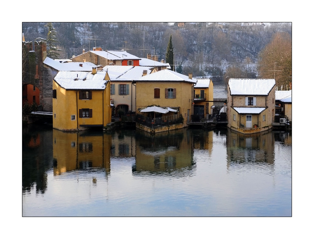 BORGHETTO SOTTO LA NEVE...