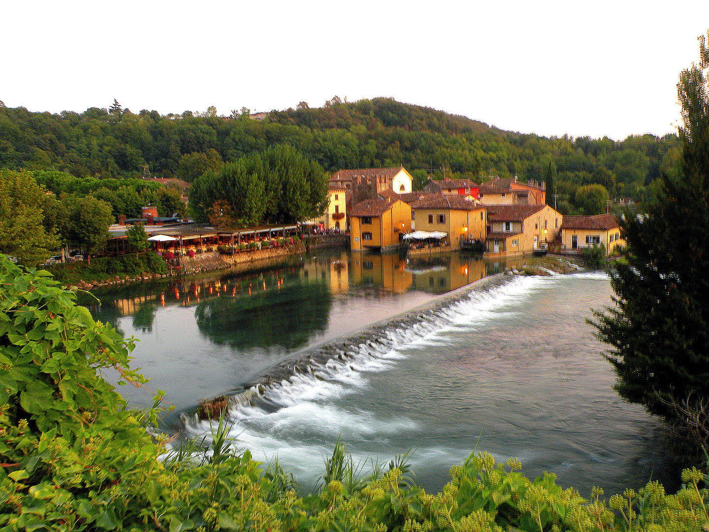 Borghetto Valeggio alle prime ore della sera