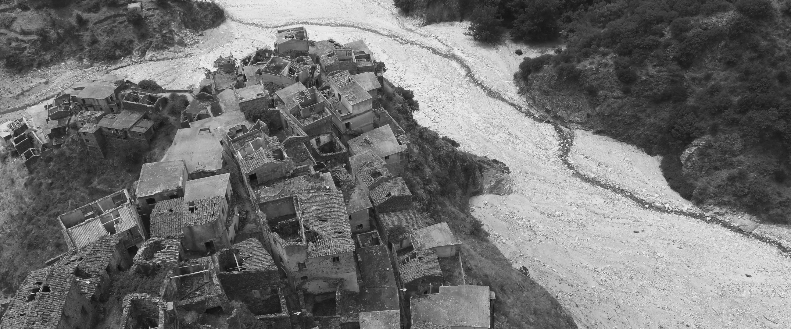 BORGO  DI ROGHUDI - PROV.  REGGIO DI CALABRIA