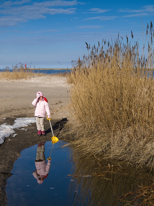 Boring on winter beach 2