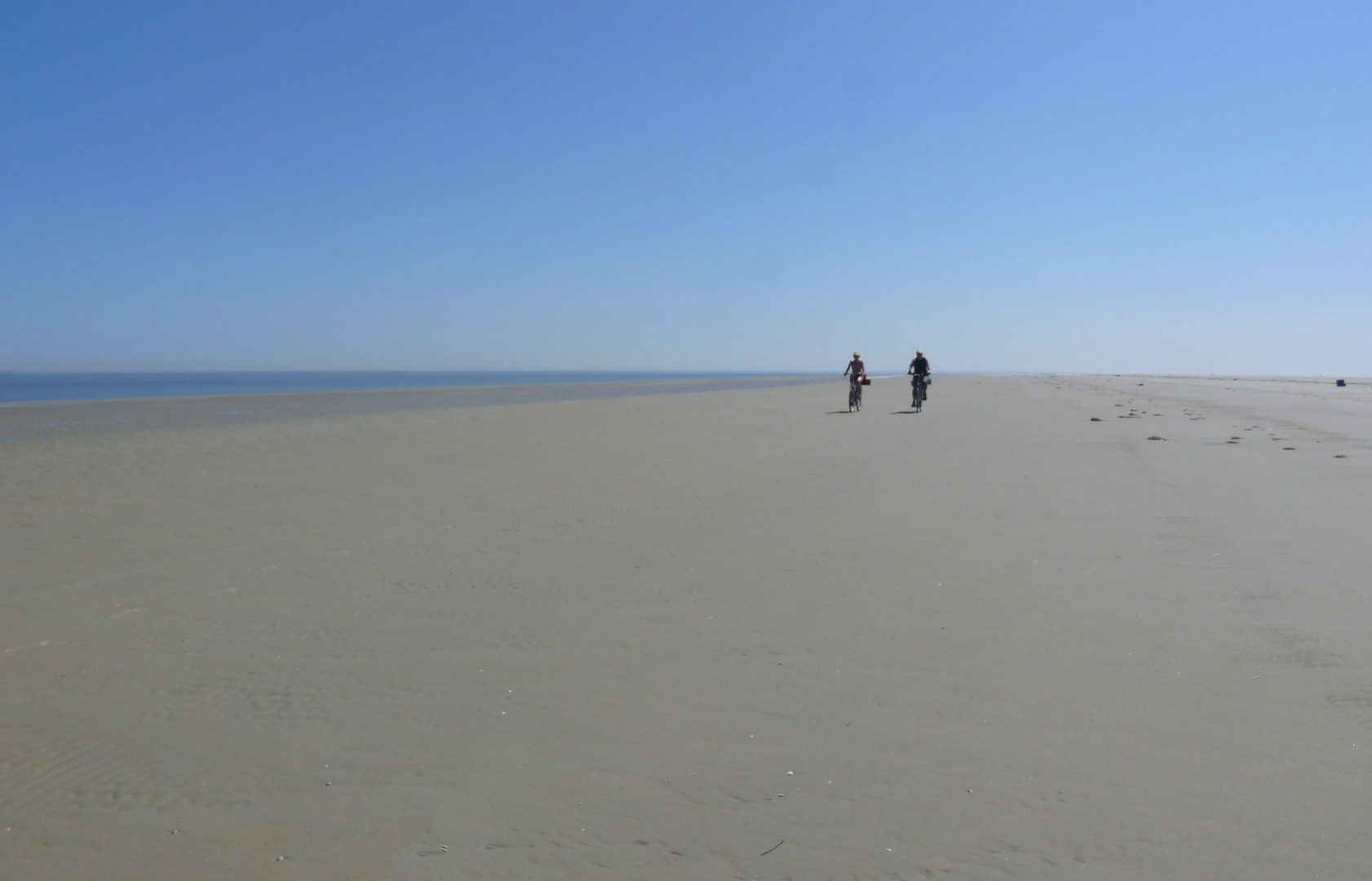 Borkum 2010 - Strand soweit das Auge reicht