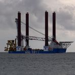 Borkum 2010 - "Wind Lift" (Bauschiff für den Windpark)