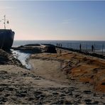 Borkum 2011 - Bergung der "Nordland 1" / Die ersten Meter sind geschafft