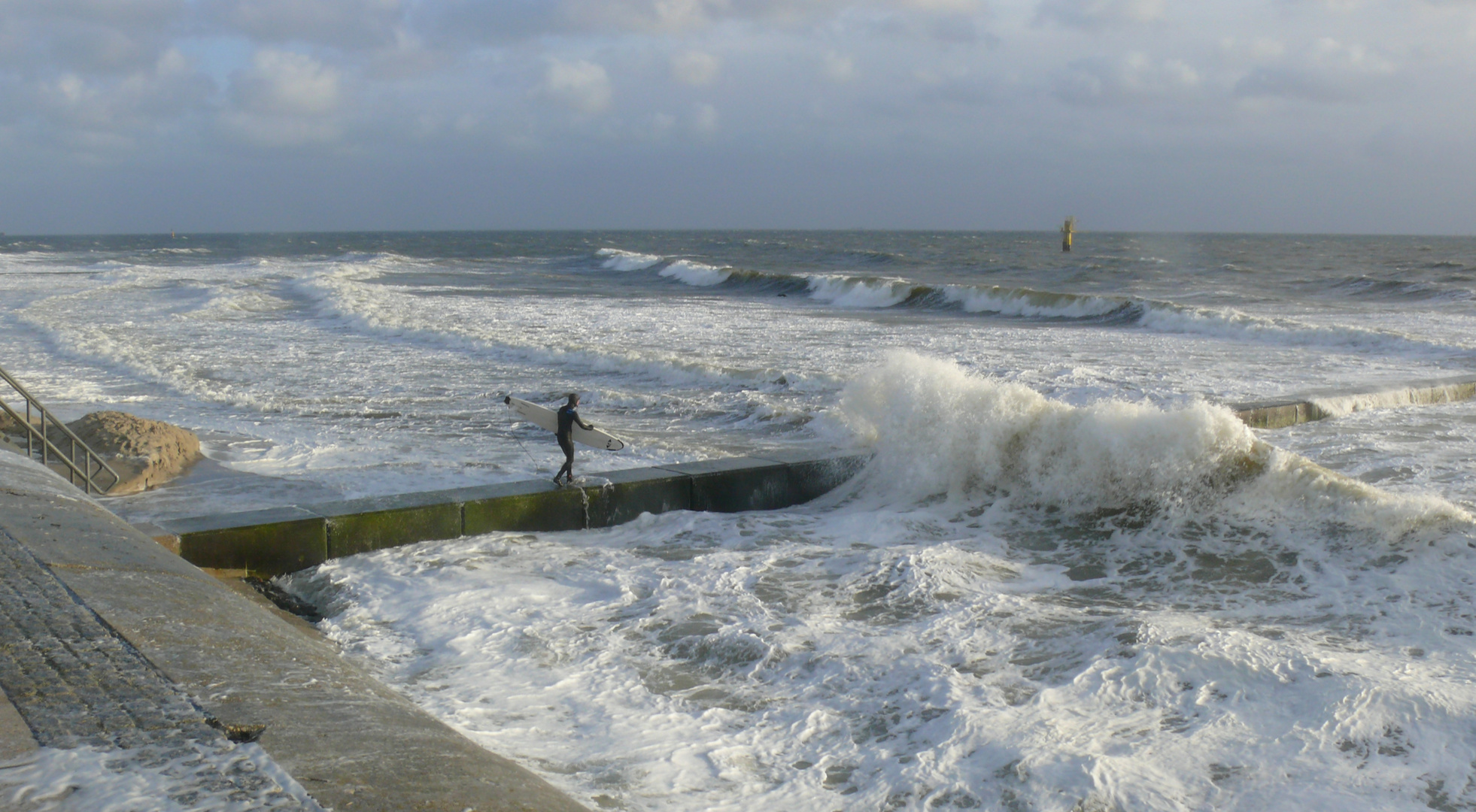 Borkum 2015 - Heute hatten wir hier Windstärke 9 ,...