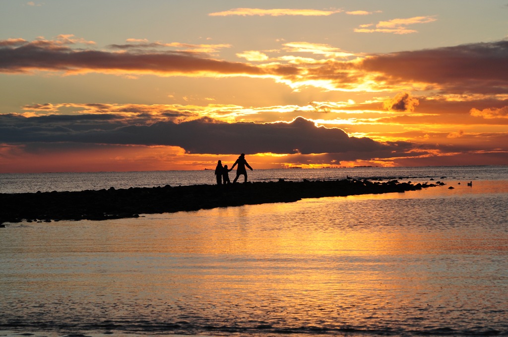 Borkum: Abendstimmung am Hauptstrand unterhalb der Promenade