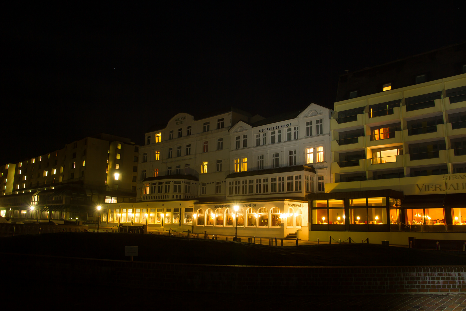 Borkum bei Nacht