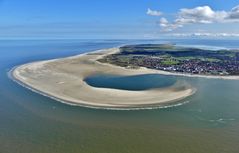 Borkum  -  Blick auf die große Seehundbank und den Nordstrand