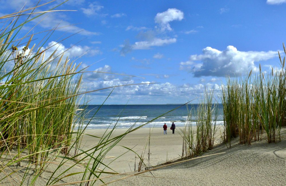 Borkum - Blick von der Düne auf den Strand