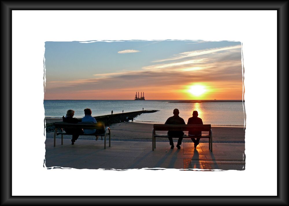 Borkum  -  Der Sonnenuntergang am Nordstrand ... 