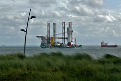 Borkum - Die "Innovation" auf dem Wege in den holländischen Hafen (1)