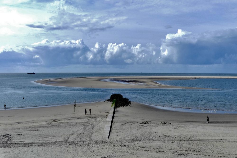 Borkum  -  Die Sandbank vor dem Nordstrand ...