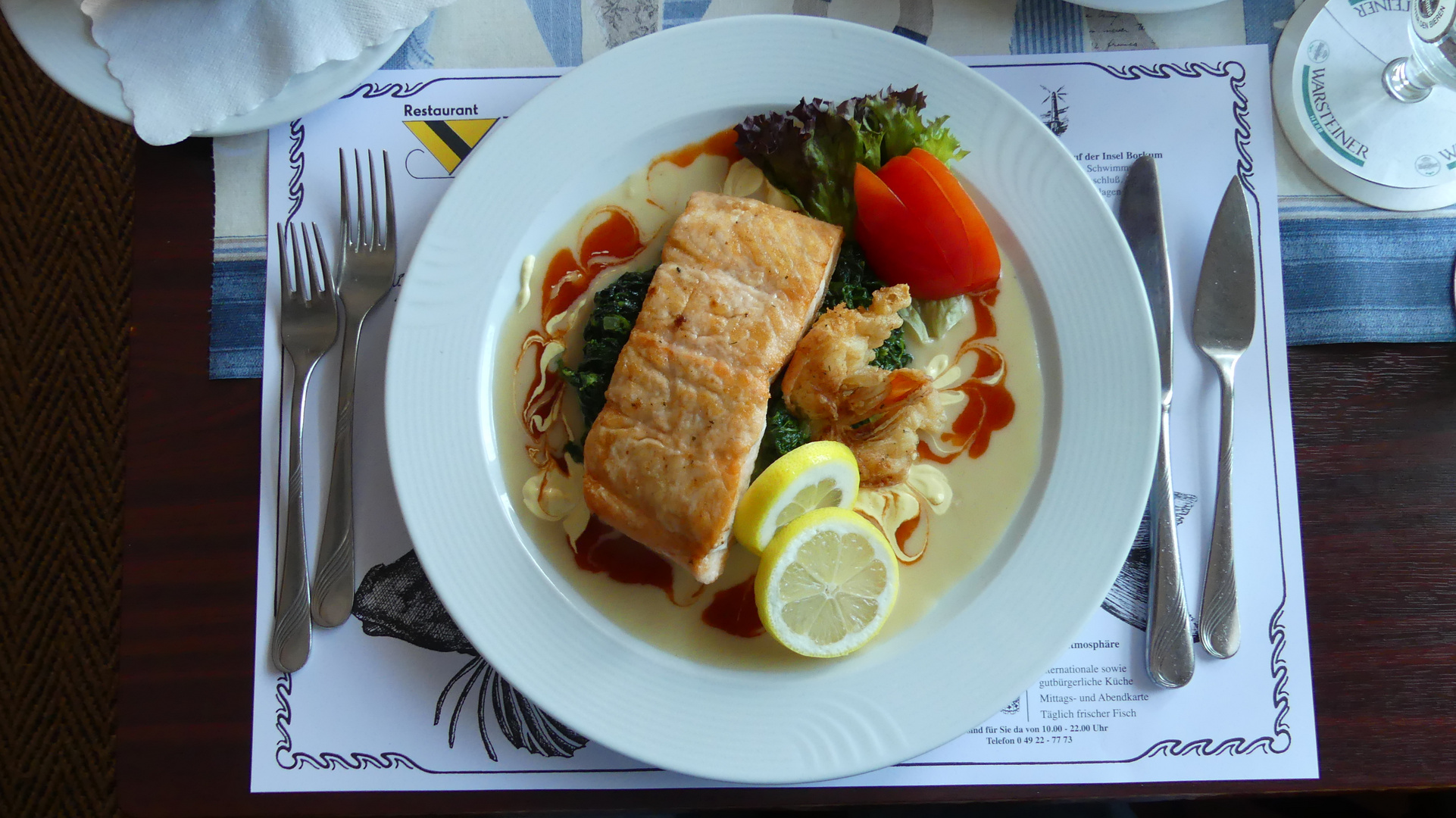 Borkum  -  Ein Genuss für alle Sinne:  Lachsfilet "Kibbelhauk" ...  