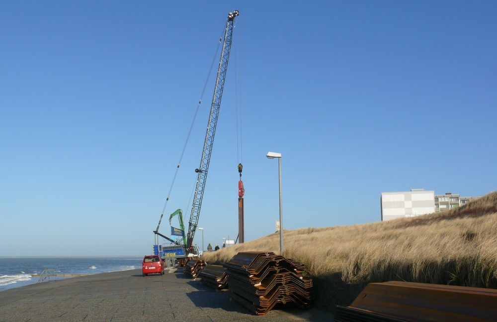 Borkum / Erster Rammschlag zur Sanierung der Uferpromenade