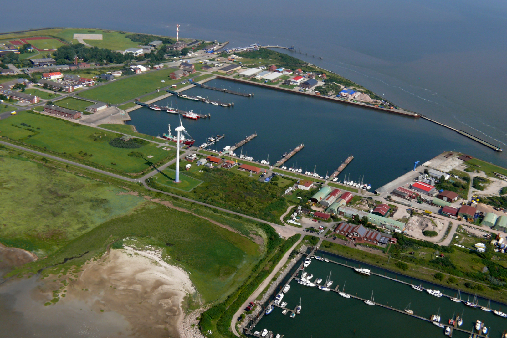 Borkum - Flug mit dem Tragschrauber (4) - Hafenbereich