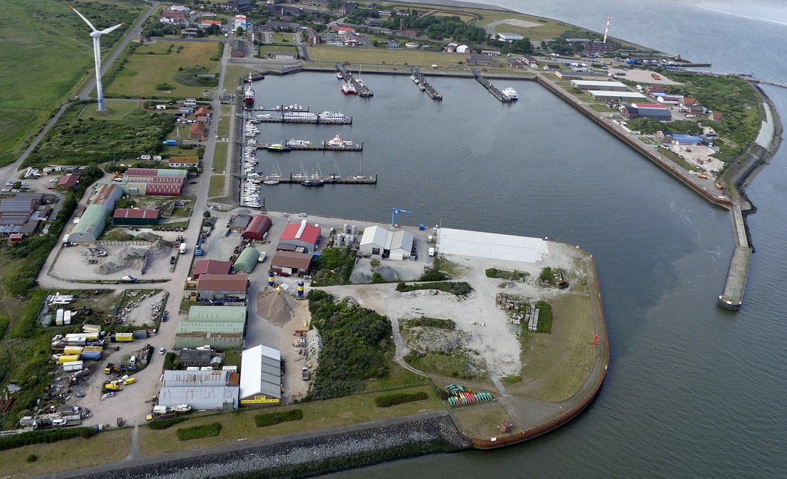 Borkum - Hier im Schutzhafen wird morgen kräftig gefeiert