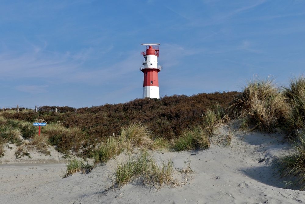 Borkum  -  Leuchtturm am Südstrand ...