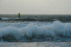 Borkum: Pegel am Südstrand bei Sturmflut