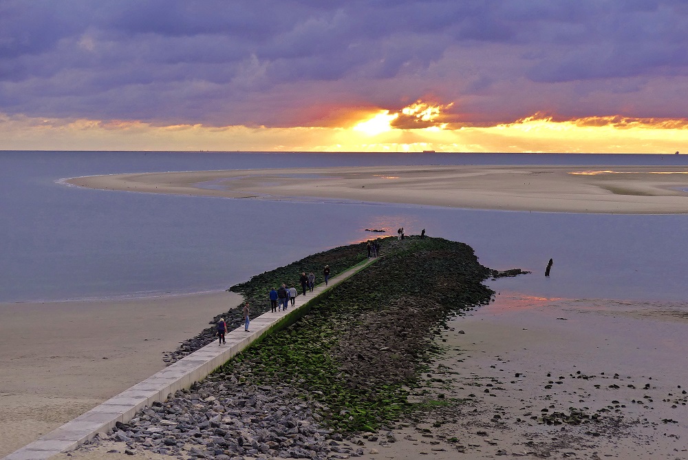 Borkum - Sonnenuntergang hinter der Robbenbank