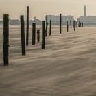 Borkum, Stadt und jede Menge Pfosten