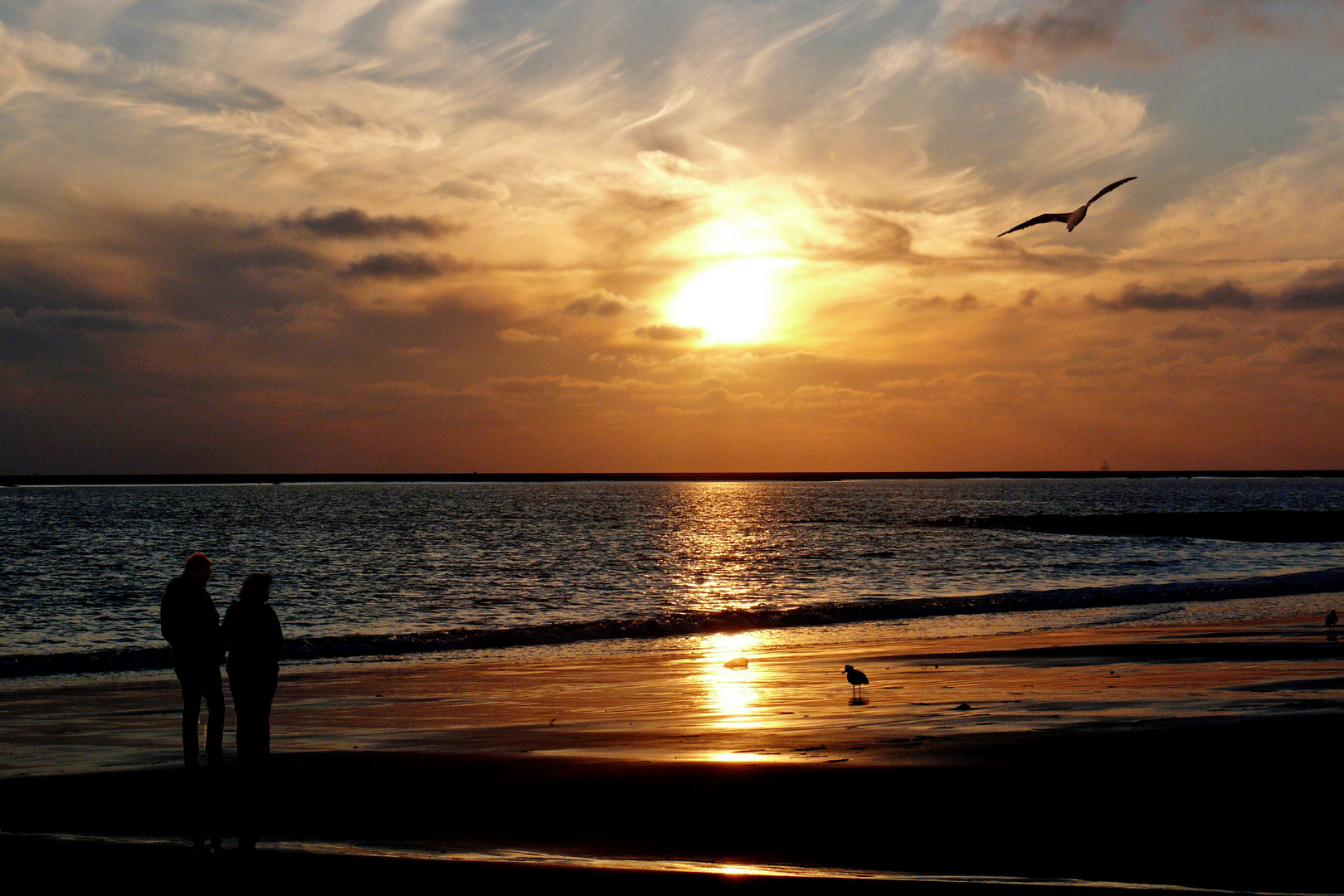 Borkum - Strandspaziergang kurz vor Sonnenuntergang