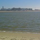 Borkumer Skyline von der vorgelagerten Sandbank aus gesehen