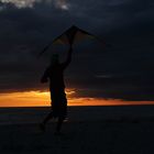 Bornholm_west_coast-Kite_flying_before_storm