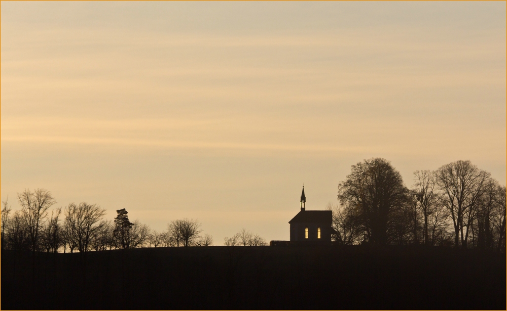 Bornkapelle bei Sonnenaufgang