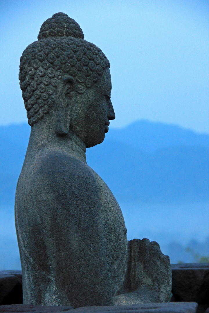 Borobudur - Buddha