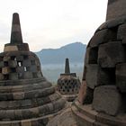 Borobudur - perforierte Stupas 1