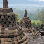 Borobudur - perforierte Stupas