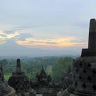 Borobudur - Sonnenaufgang mit Merapi