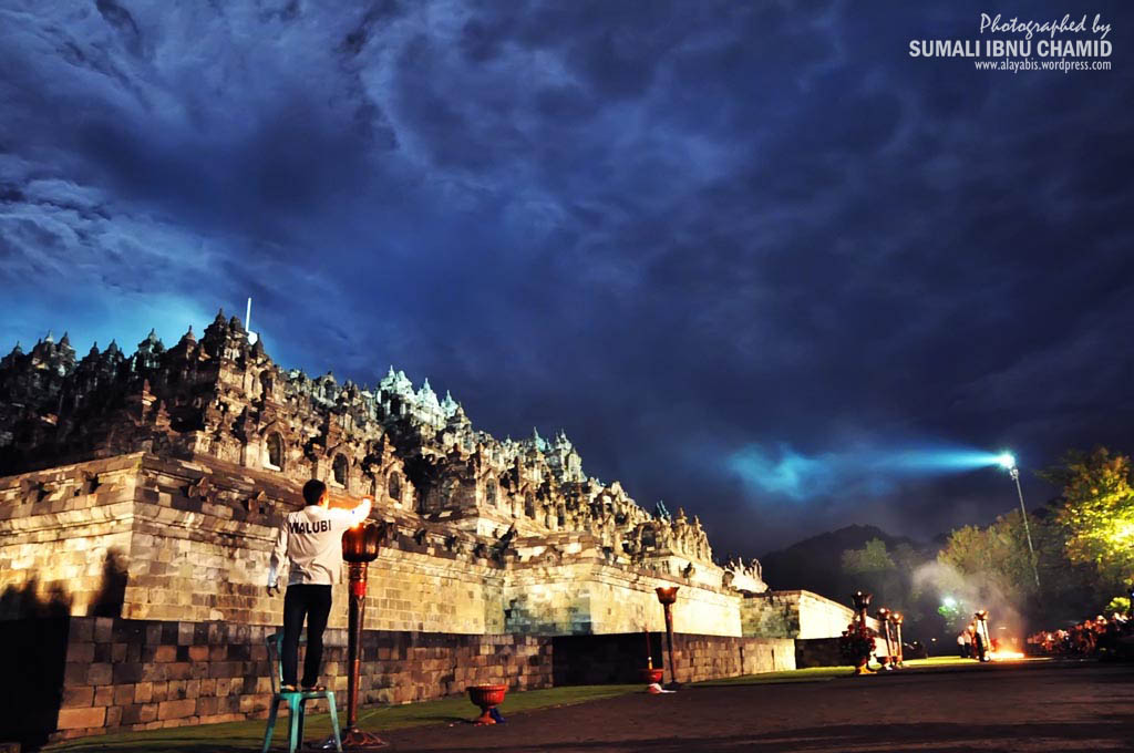 Borobudur Tample Night