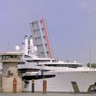 Borsfleth Störsperrwerk Yacht Dynasty