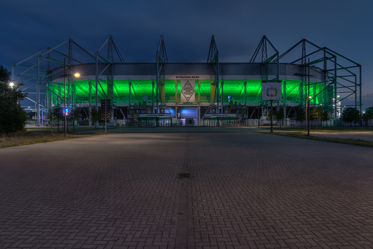 BORUSSIA-PARK_02