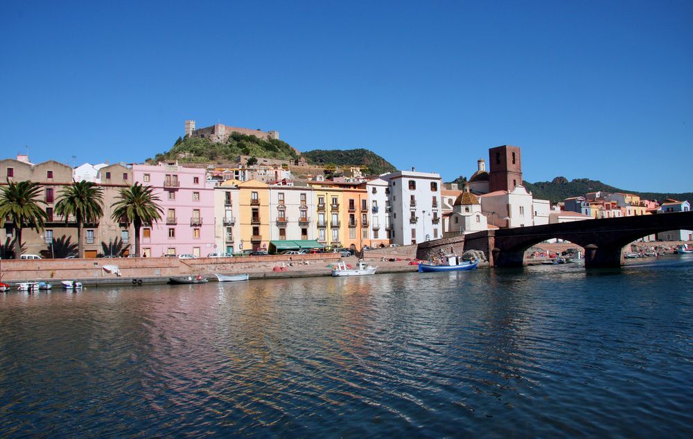 Bosa an der Temo, Sardinen. Italien