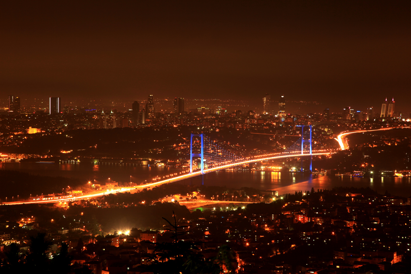 Bosporus bei Nacht