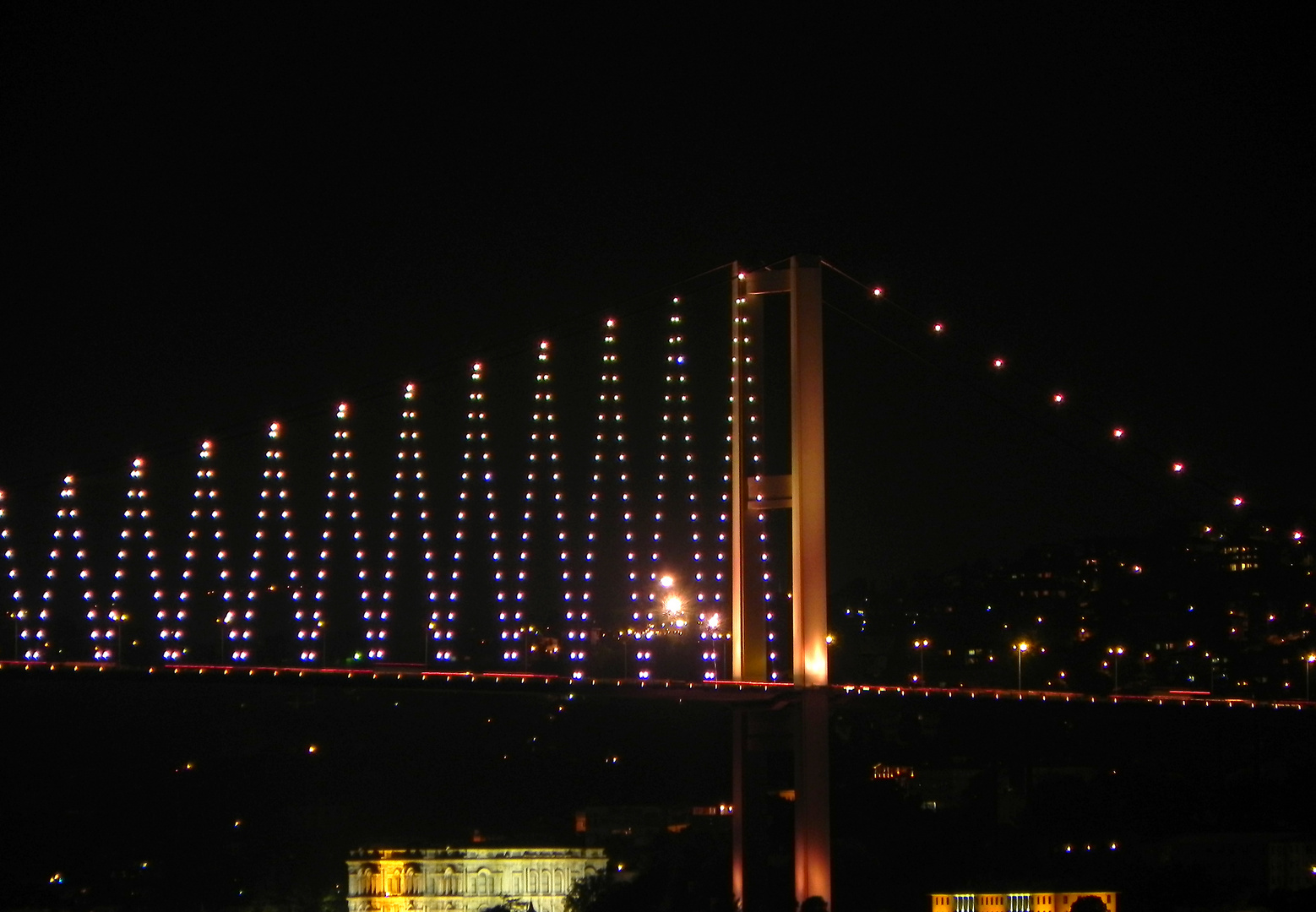 Bosporusbrücke in gelb