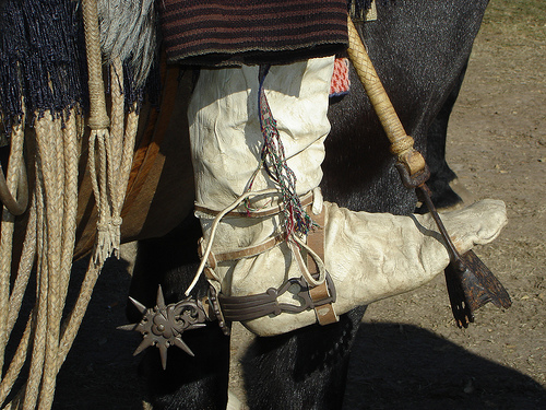 bota tradicional de cuero de potro