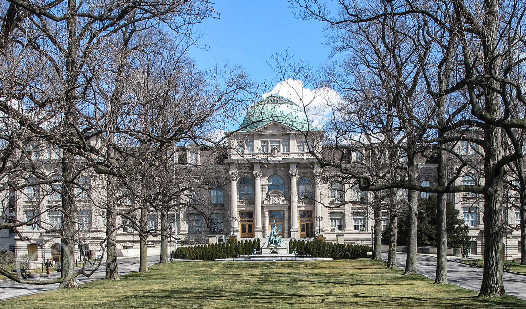 Botanical Garden Headquarters with "Allee"