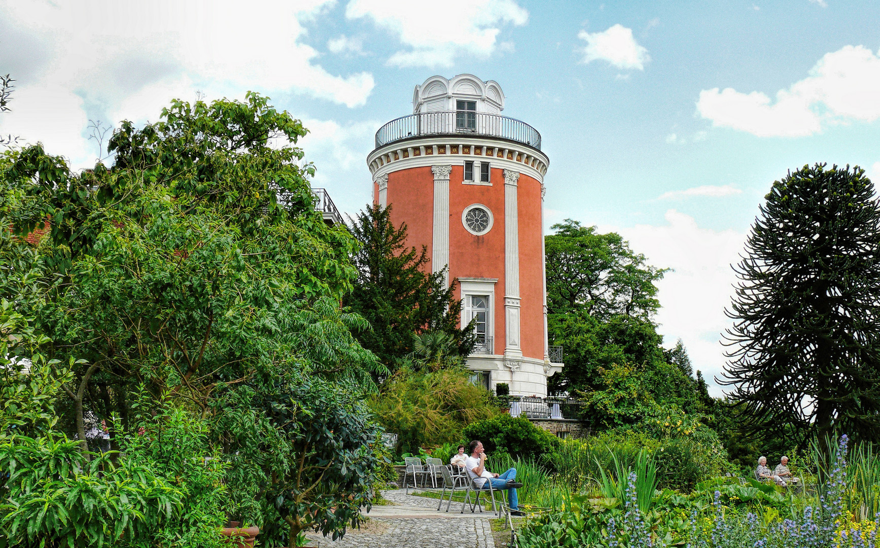 Botanischer Garten mit Elisenturm