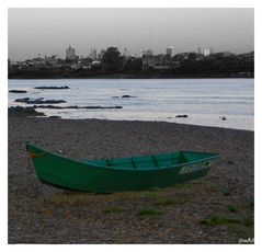 Bote verde en Playa Nebel.